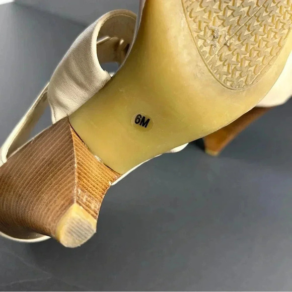 Michael Kors leather  heels shoes 6M - Picture 9 of 9